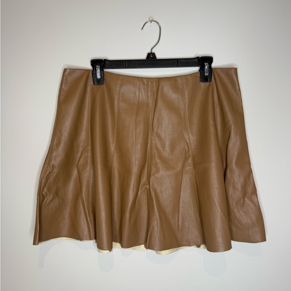 HOUSE OF HARLOW 1960 Camel Faux Leather Mini Skirt - Picture 2 of 6